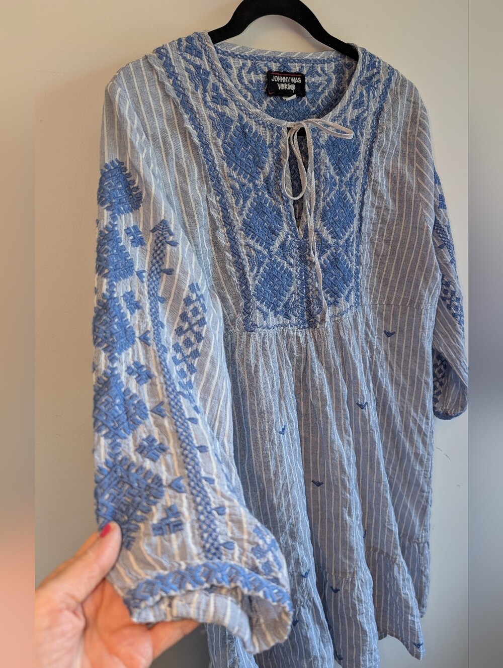 Johnny Was blue and white embroidered tunic Dress - Picture 3 of 9